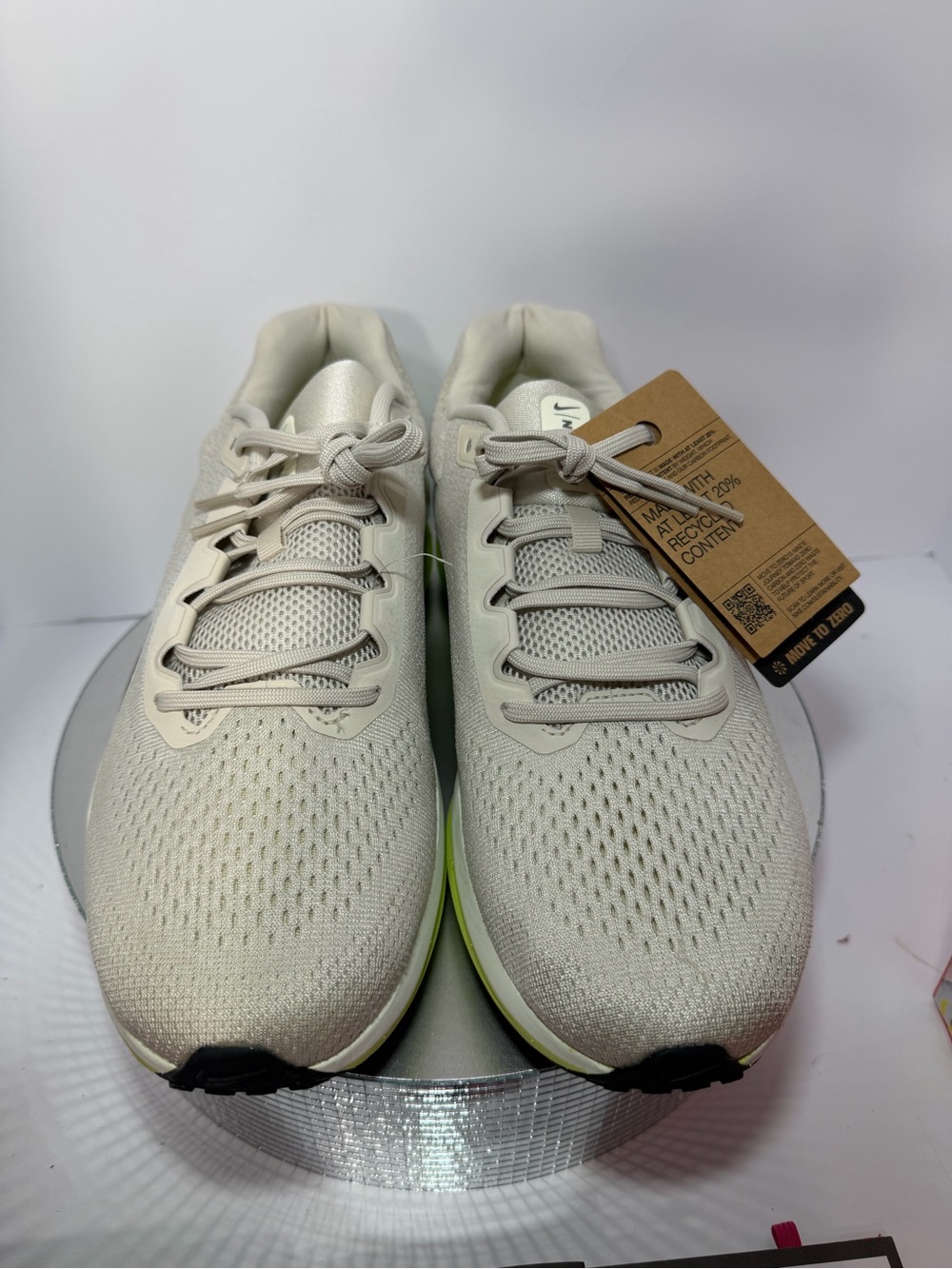 Nike Men's Running Sneakers in Light Beige with Lime Accent size 12 NWT